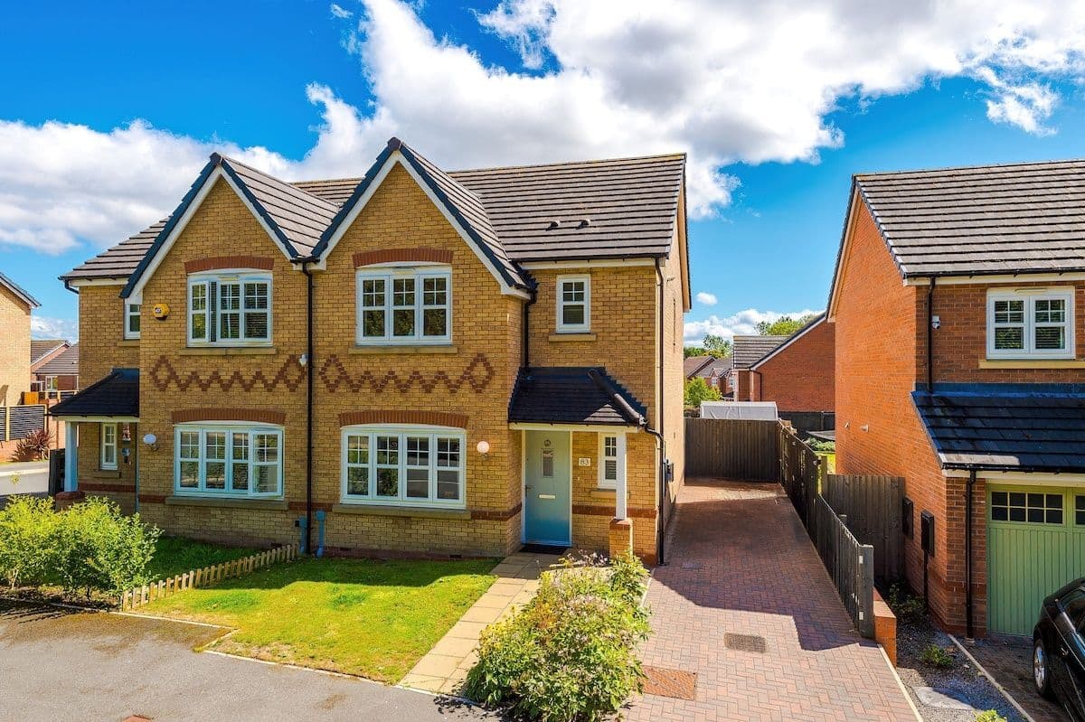 Stunning Home, Perfect for Groups, FREE Parking!