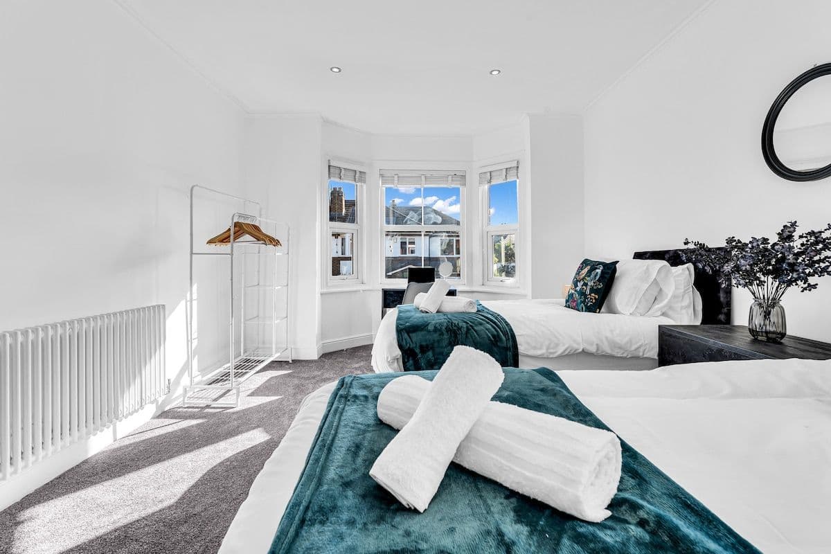 Spacious | Contractor | 6 BD | 2.5 BTH | Sleep 14