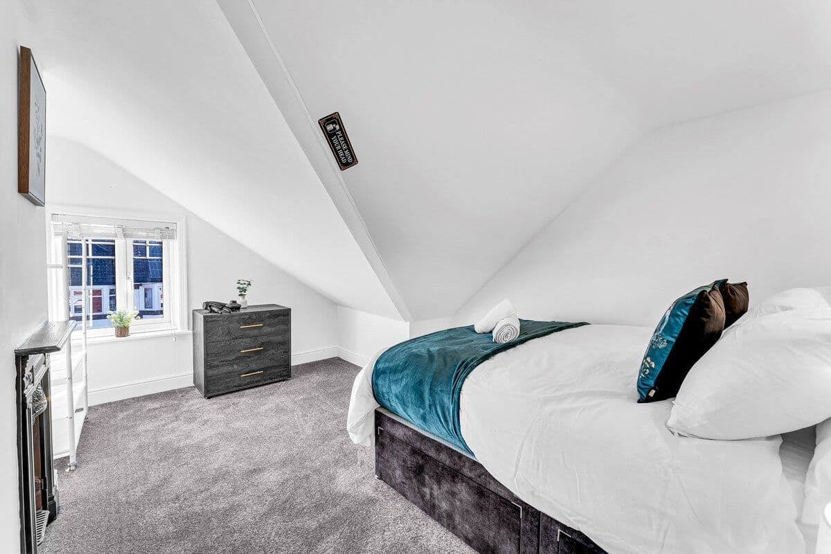 Spacious | Contractor | 6 BD | 2.5 BTH | Sleep 14