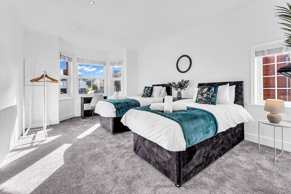 Spacious | Contractor | 6 BD | 2.5 BTH | Sleep 14