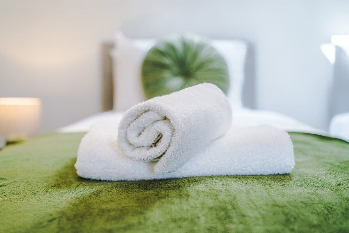 Welcoming 4BR Home Crew Stays & Family | Sleeps 7